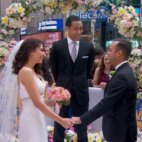 married-twice-abc-s-t-j-holmes-acted-as-wedding-officiant-live-wife